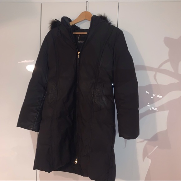 Semi-fitted fox fur trimmed black Johnny Yiu winter jacket size small - Picture 5 of 5